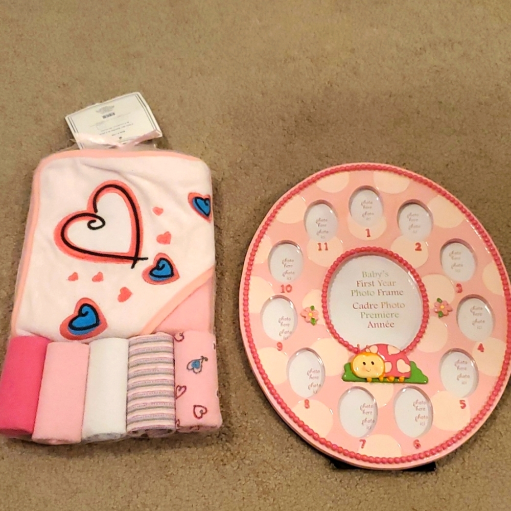 🎀 Baby's First Year Photo Frame and 6 piece Towel with wash cloth set - NEW